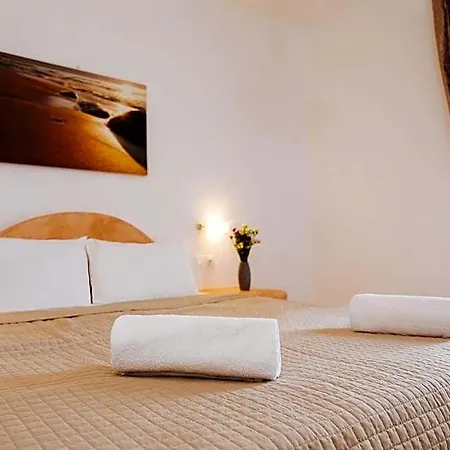 Nikos Hotel 4*